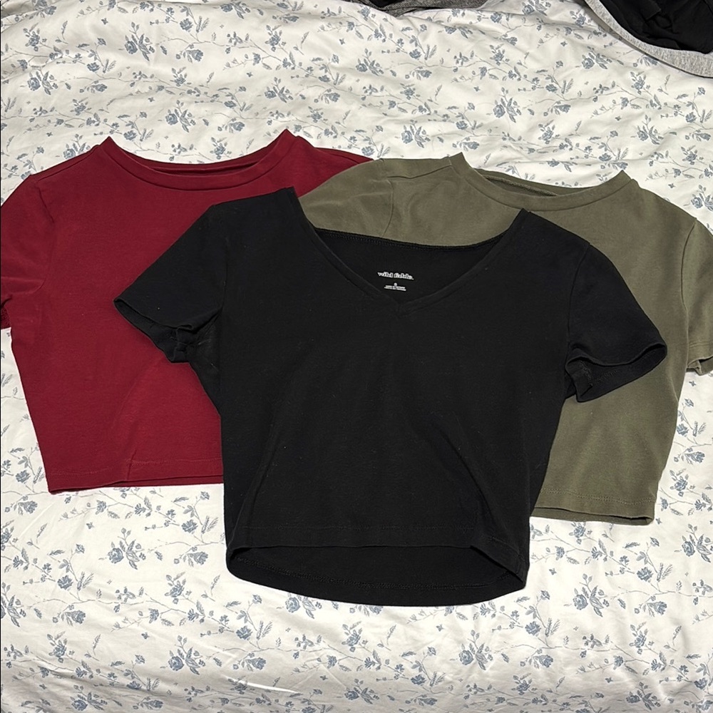 Wild Fable Red, Green, Black Fitted Crop Top Short Sleeves